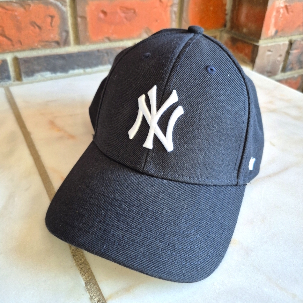 '47 Navy Dark Blue New York Yankees Baseball Cap with White Logo Forty Seven